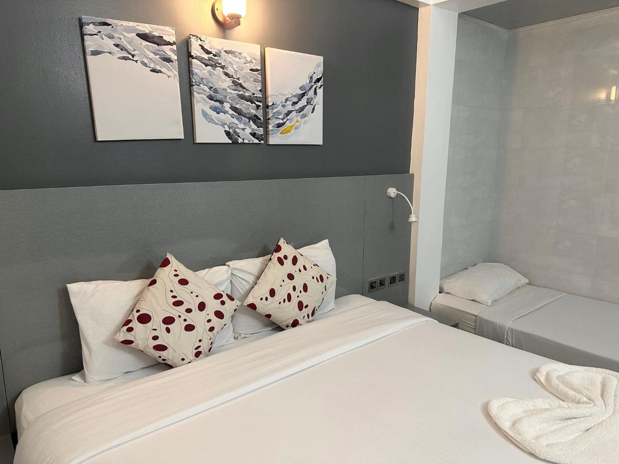 The G Ten Holiday Inn 훌루말레 외부 사진